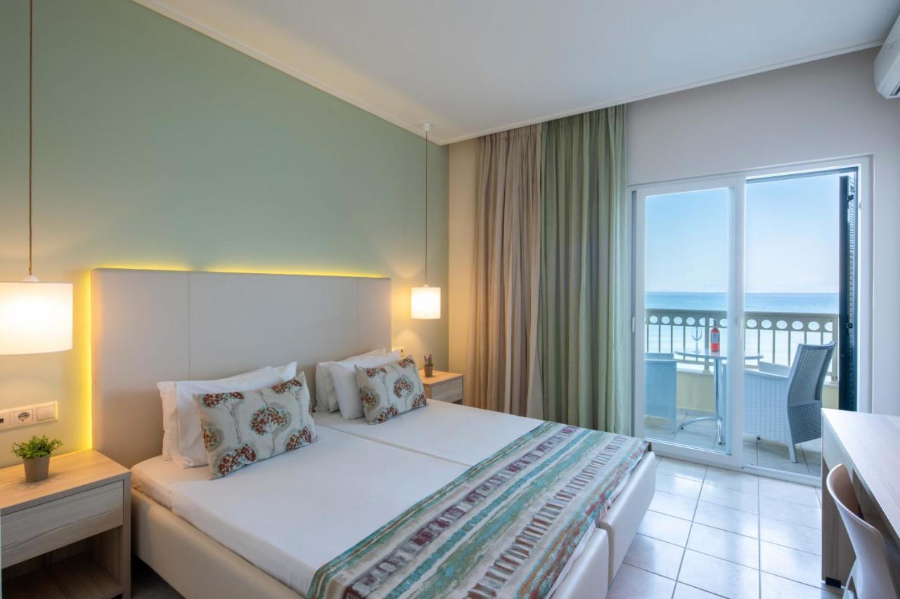 Hotel Rossis Mesongí Buitenkant foto