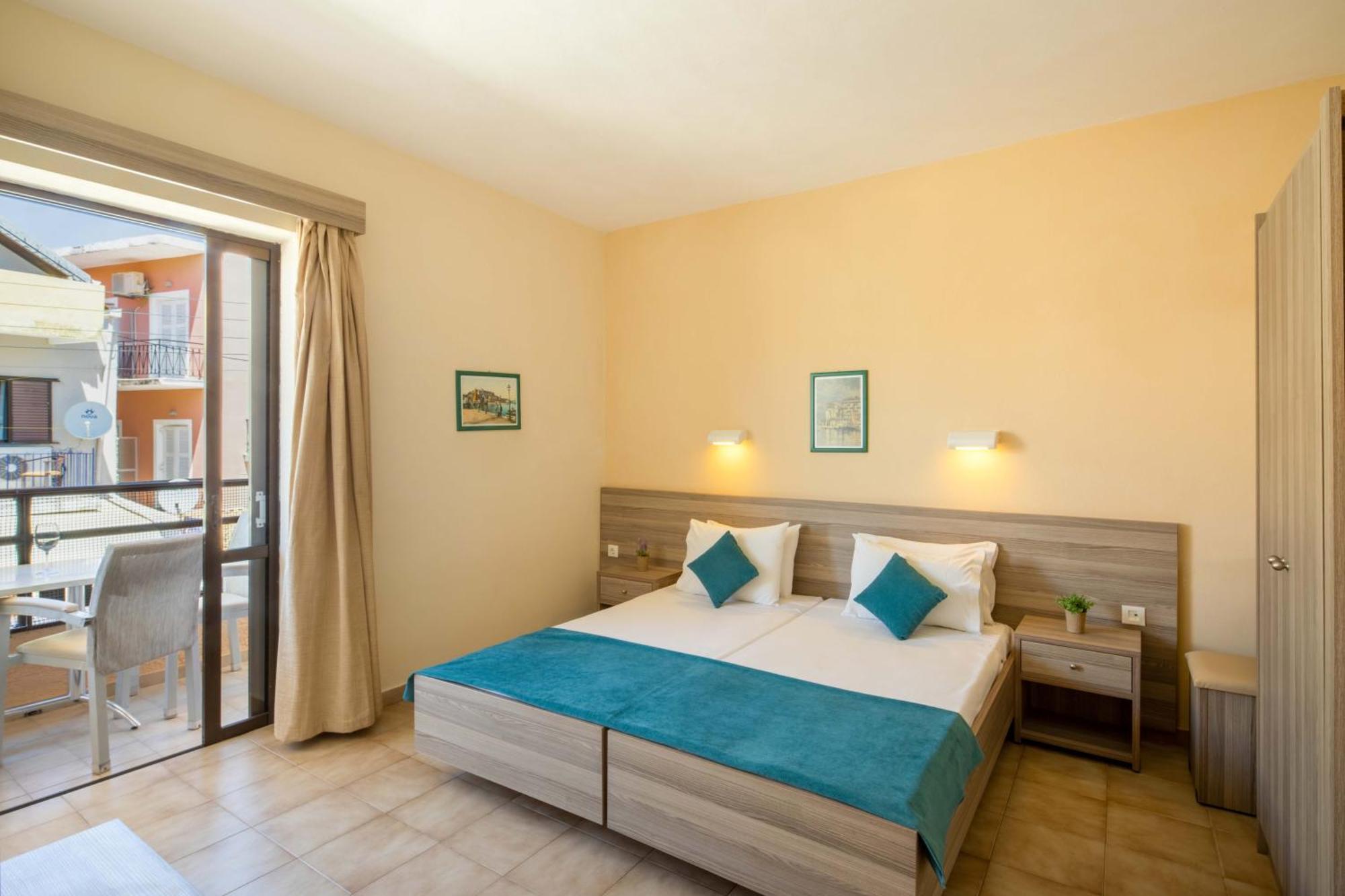 Hotel Rossis Mesongí Buitenkant foto